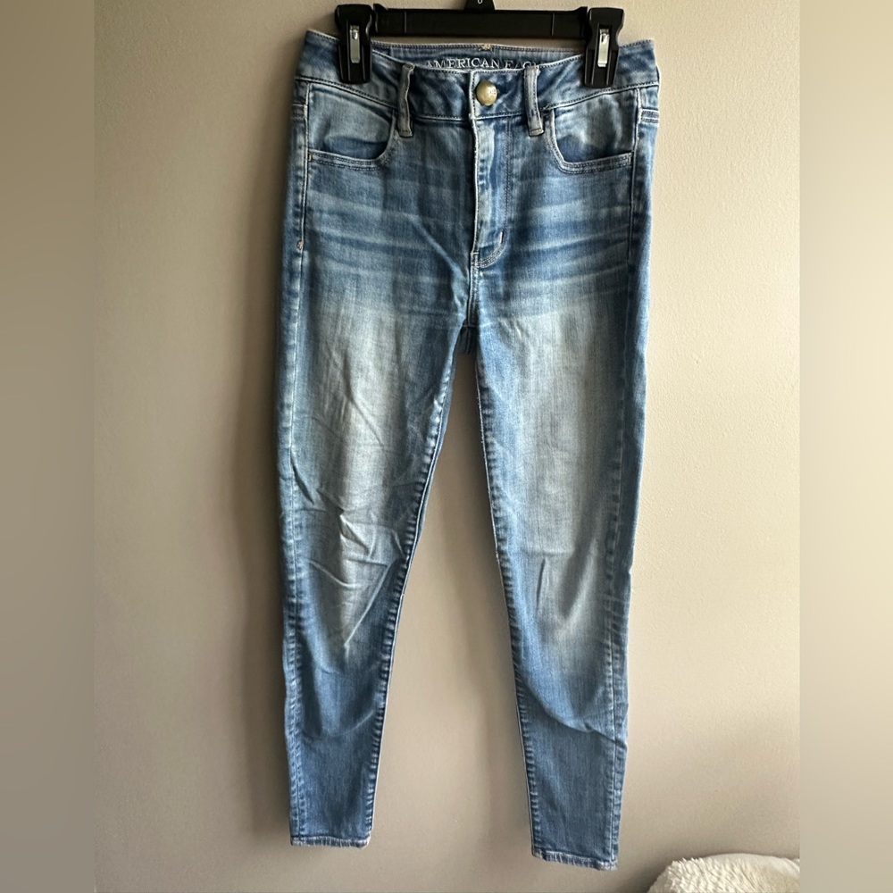American Eagle, light/medium wash, hi-rise jegging